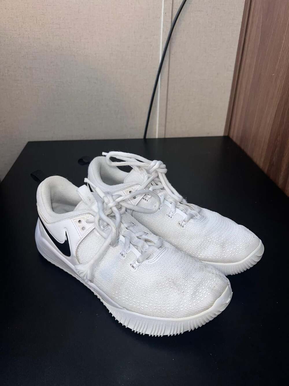 Nike Zoom Hyperace 2 White Black Volleyball Court Shoes size 9T